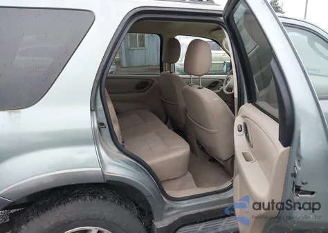 2005 Ford Escape Xlt z USA, uszkodzony, nr VIN 1FMCU93145KD99979